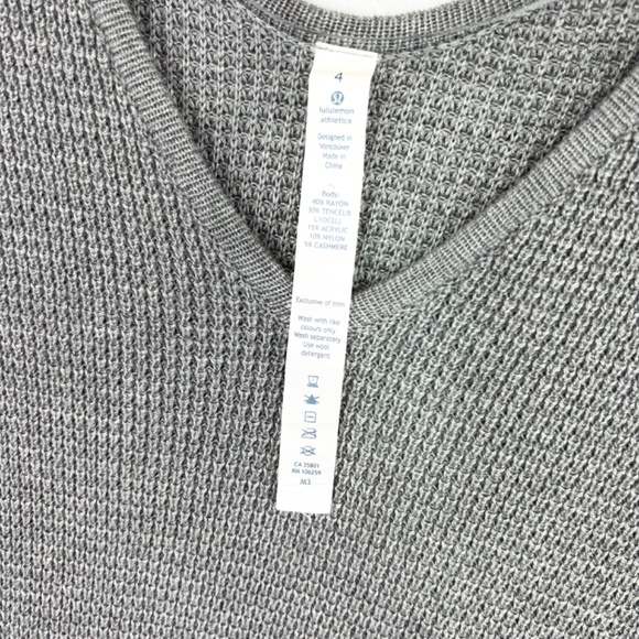 |•LULULEMON ATHLETICA•| Grey V-Neck Knit Sweater Thumbhole - Picture 6 of 9
